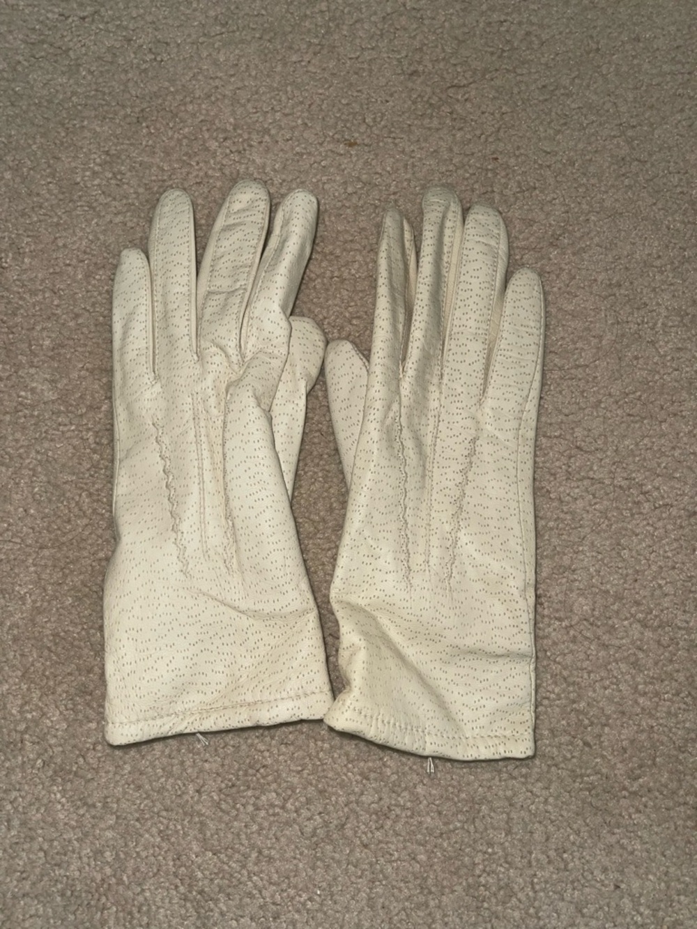 Vintage Fownes Leather Gloves Cream Perforated Driving Gloves Size 7